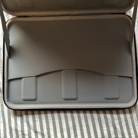 Smatree Hard Shell Laptop Sleeve - 13inch - Picture 3 of 4